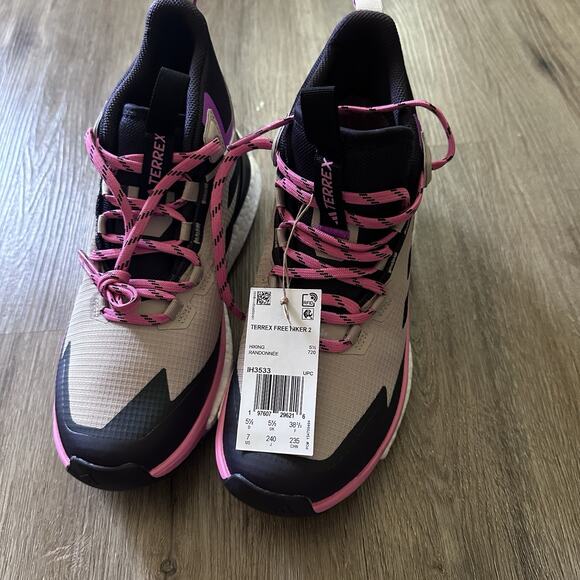 NWOB Adidas Women Terrex Free Hiker 2.0 Gore-Tex Hiking Shoes Size 7 Gorpcore - Picture 3 of 11